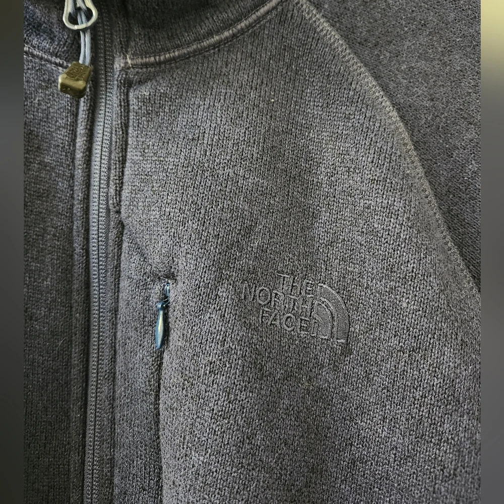 The North Face Men’s Medium Blue Half Zip Sweater Fleece Pullover